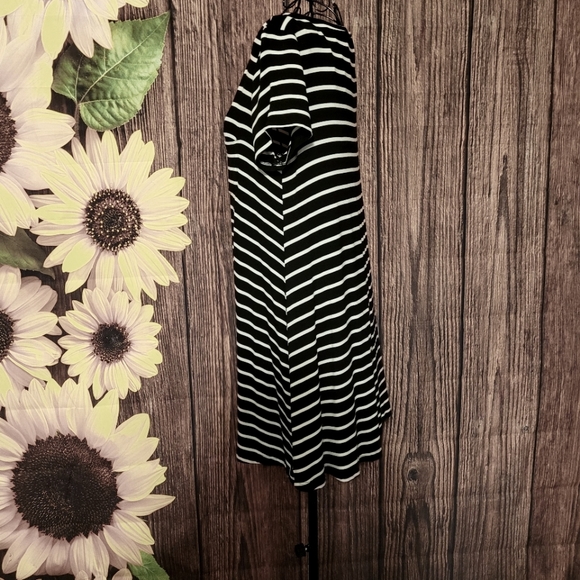 Mossimo Short Sleeve Jersey Dress - Picture 3 of 6
